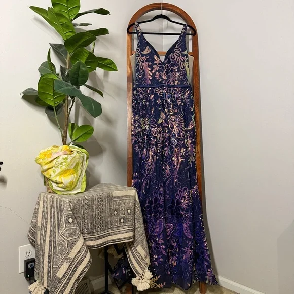 Cinderella Divine 14 Blue Iridescent Floral Sequin Full Length Gown Style J797 - Picture 4 of 9